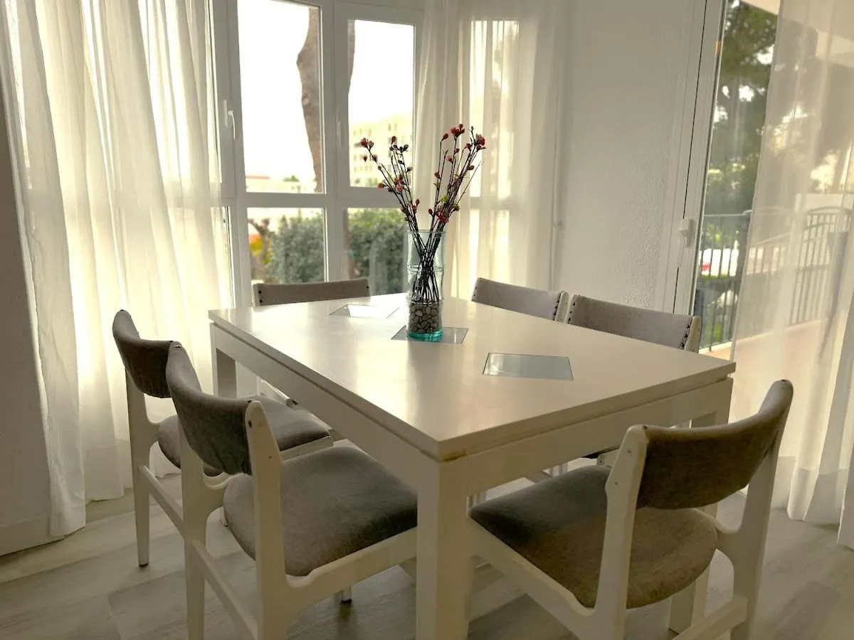 Stylish & Sunny Beach Apartment With Pool Fuengirola